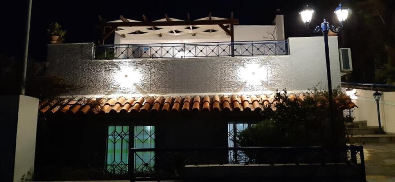 סוניו Blue & White Maisonette Over The Sea Near Sounio מראה חיצוני תמונה